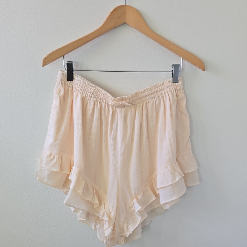 Spell Cream Ruffle Women Shorts